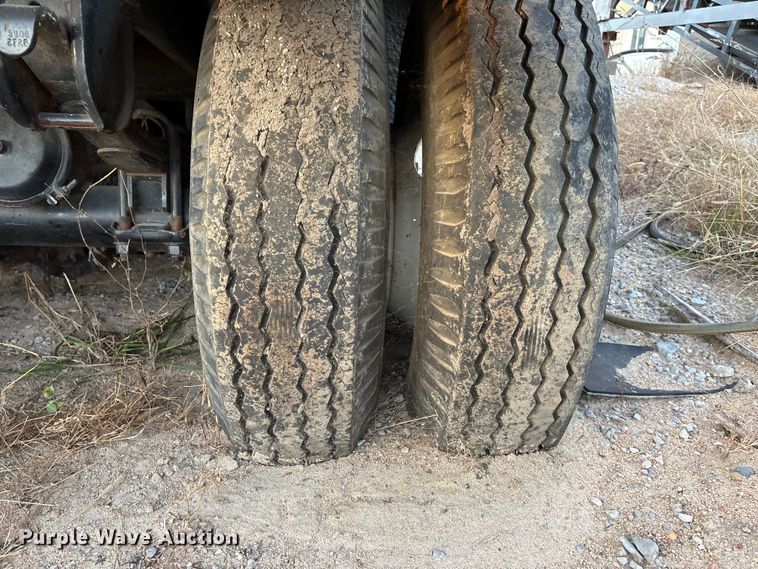 image for item DK0128 Frac tank trailer