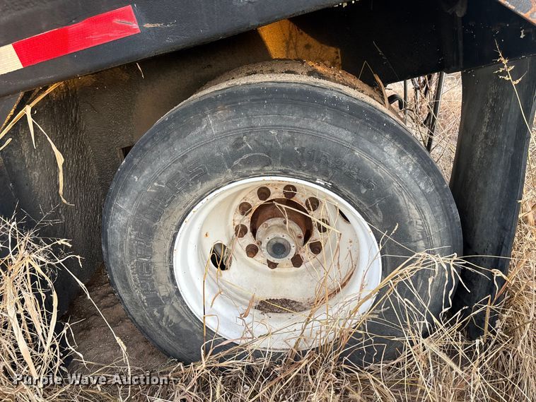 image for item DK0128 Frac tank trailer