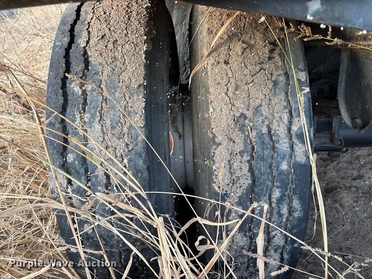 image for item DK0128 Frac tank trailer