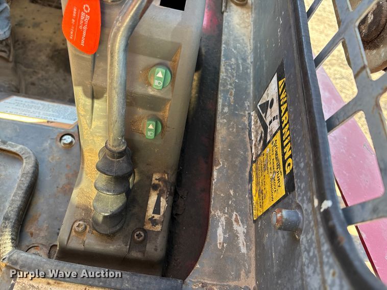 image for item DK0131 2007 Takeuchi TL140 tracked skid steer loader