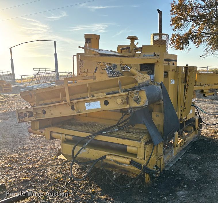 image for item DK0151 1986 Gomaco Commander II GT6200 slip form paver