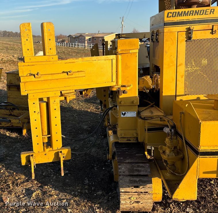 image for item DK0151 1986 Gomaco Commander II GT6200 slip form paver