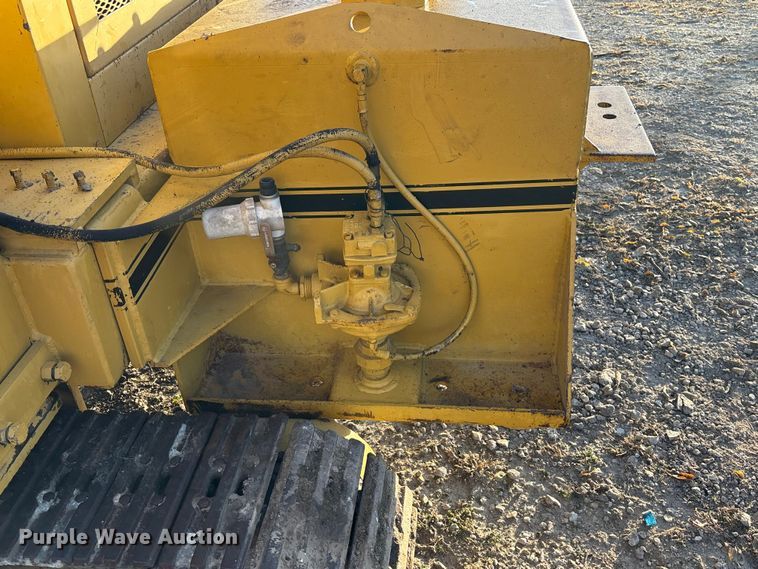 image for item DK0151 1986 Gomaco Commander II GT6200 slip form paver