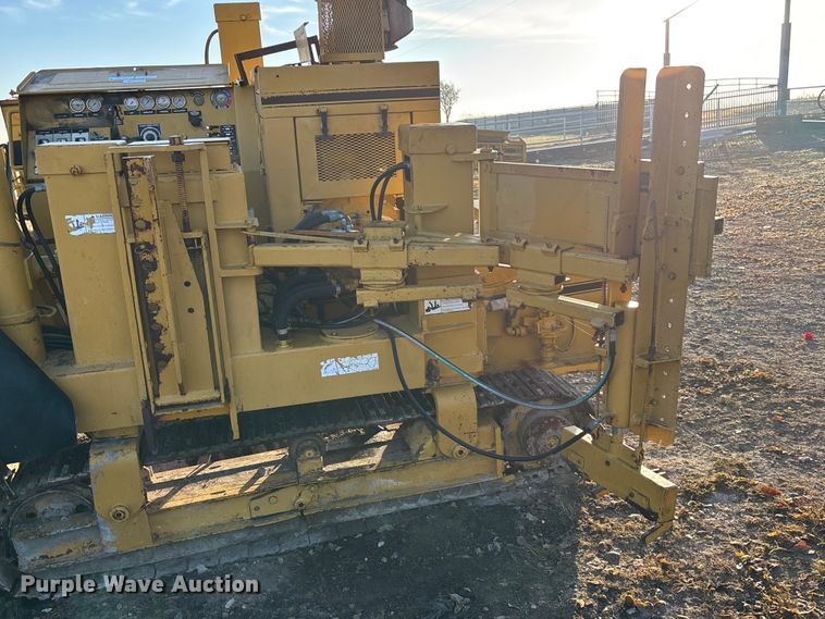 image for item DK0151 1986 Gomaco Commander II GT6200 slip form paver