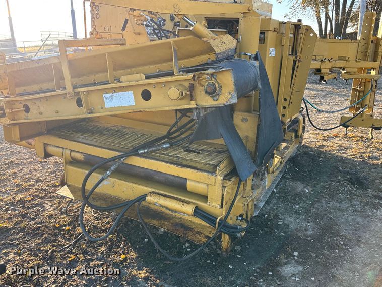 image for item DK0151 1986 Gomaco Commander II GT6200 slip form paver