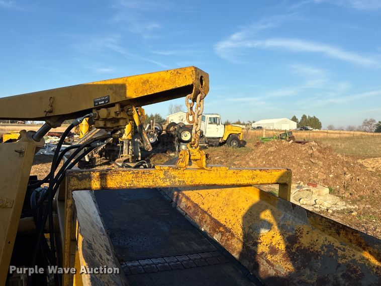 image for item DK0151 1986 Gomaco Commander II GT6200 slip form paver