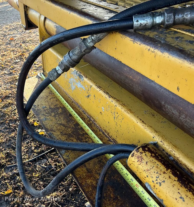 image for item DK0151 1986 Gomaco Commander II GT6200 slip form paver