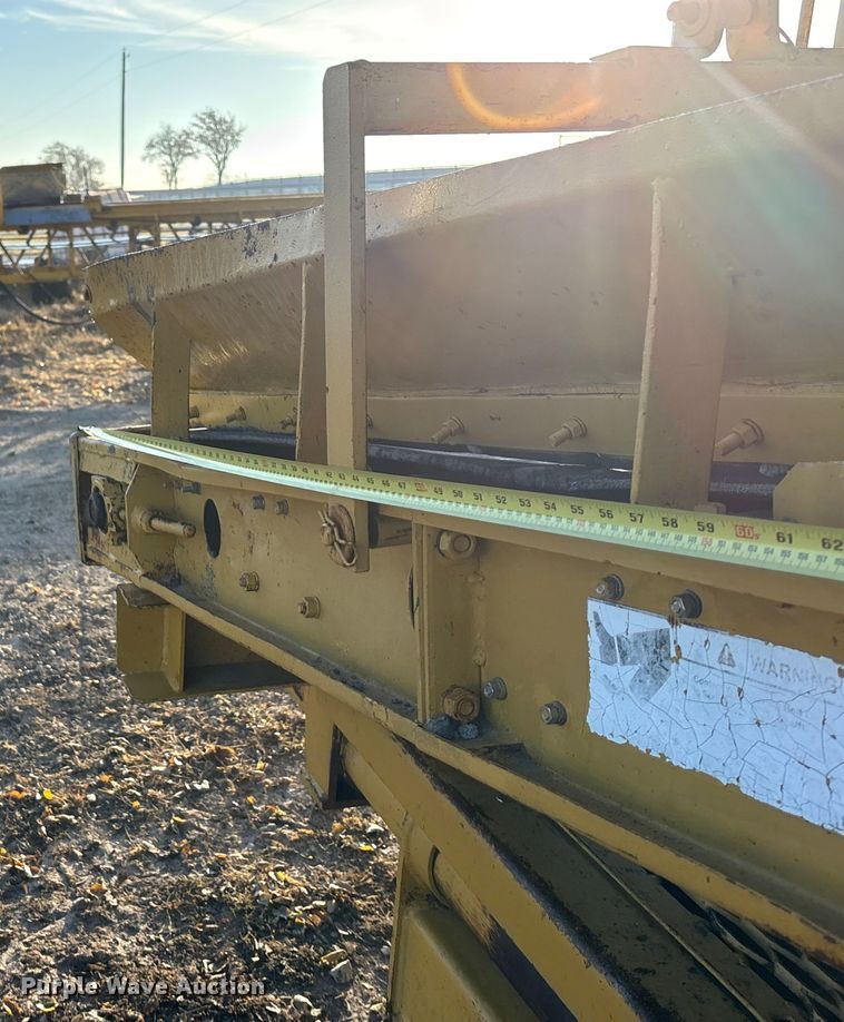 image for item DK0151 1986 Gomaco Commander II GT6200 slip form paver