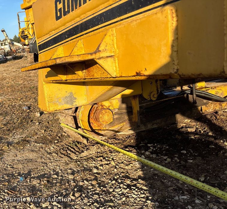 image for item DK0151 1986 Gomaco Commander II GT6200 slip form paver