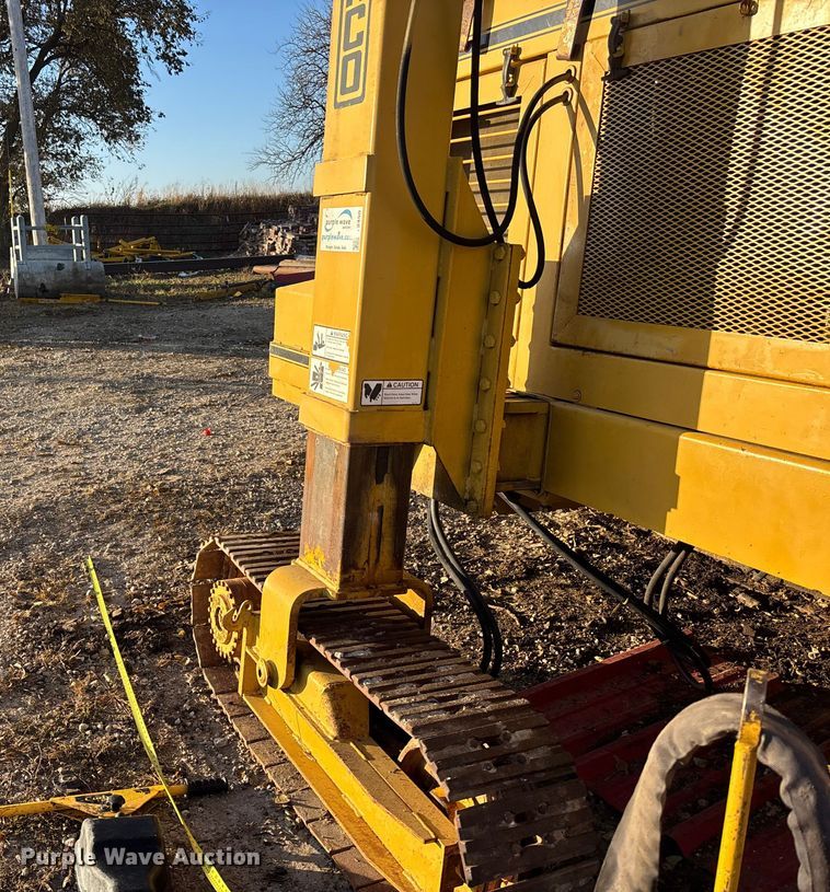 image for item DK0151 1986 Gomaco Commander II GT6200 slip form paver