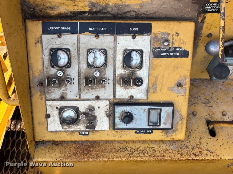 image for item DK0151 1986 Gomaco Commander II GT6200 slip form paver