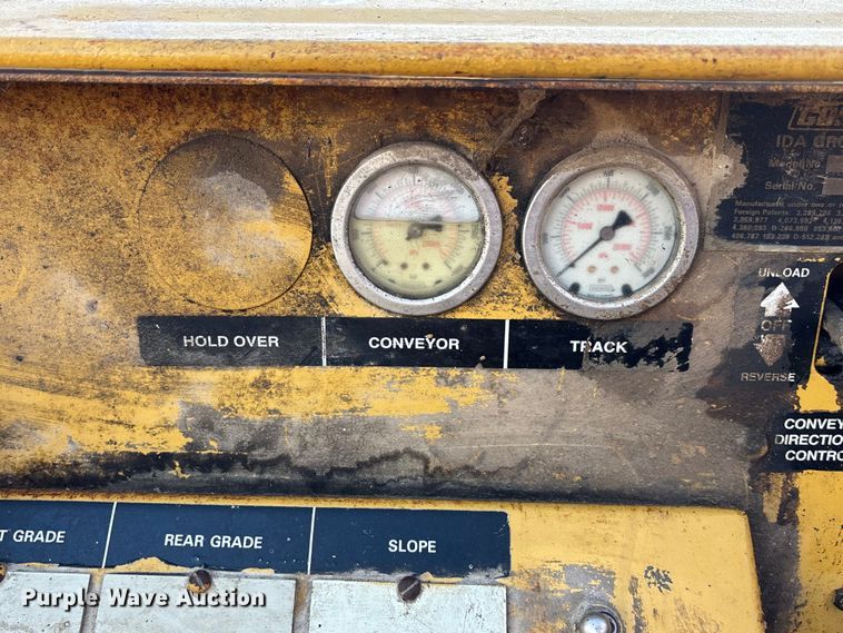 image for item DK0151 1986 Gomaco Commander II GT6200 slip form paver