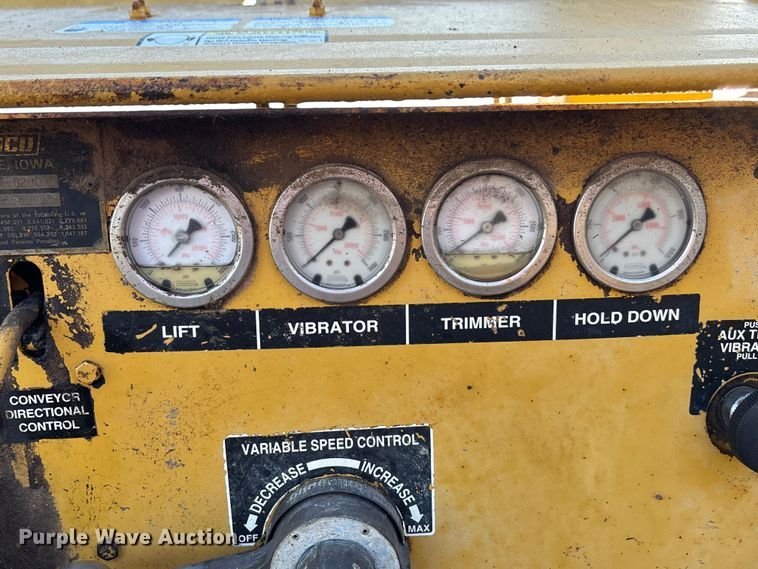 image for item DK0151 1986 Gomaco Commander II GT6200 slip form paver