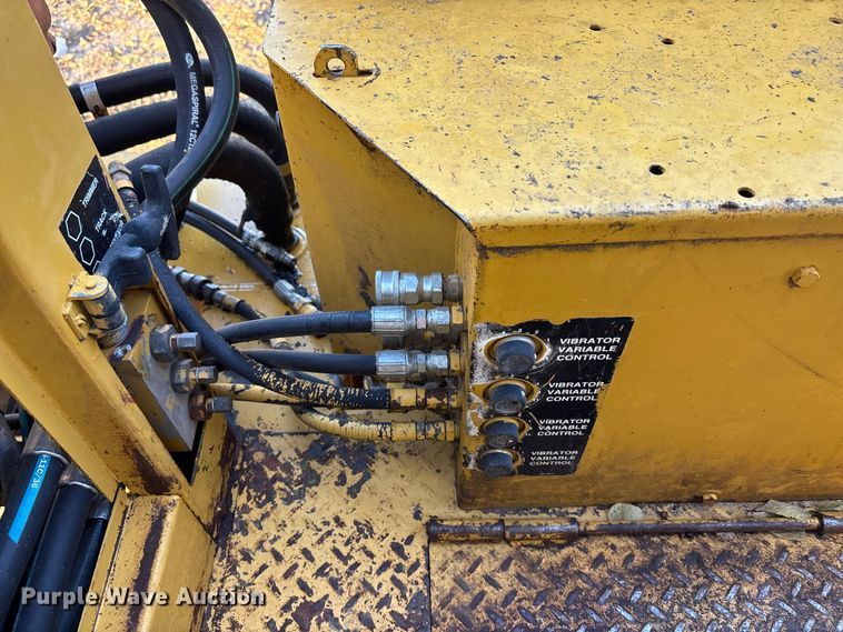 image for item DK0151 1986 Gomaco Commander II GT6200 slip form paver