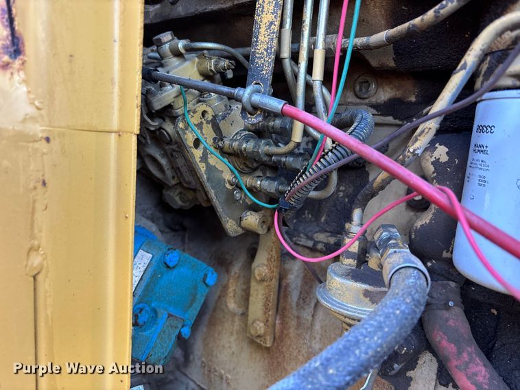 image for item DK0151 1986 Gomaco Commander II GT6200 slip form paver