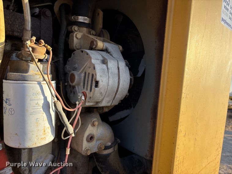 image for item DK0151 1986 Gomaco Commander II GT6200 slip form paver