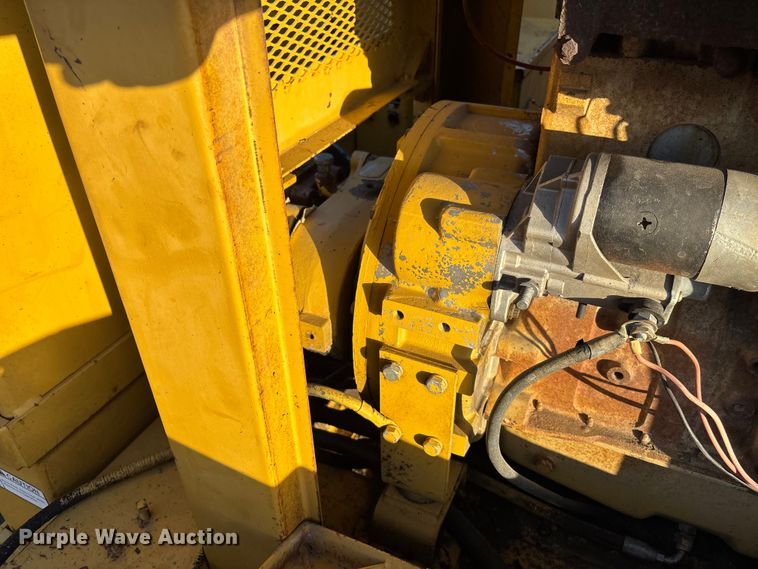 image for item DK0151 1986 Gomaco Commander II GT6200 slip form paver