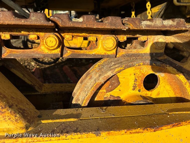 image for item DK0151 1986 Gomaco Commander II GT6200 slip form paver