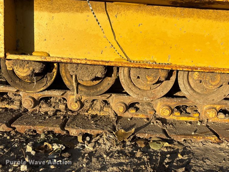 image for item DK0151 1986 Gomaco Commander II GT6200 slip form paver