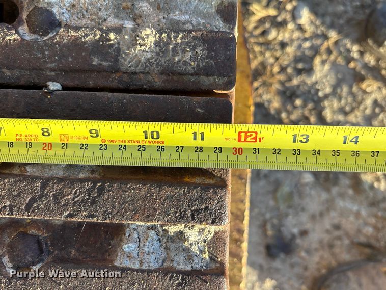 image for item DK0151 1986 Gomaco Commander II GT6200 slip form paver