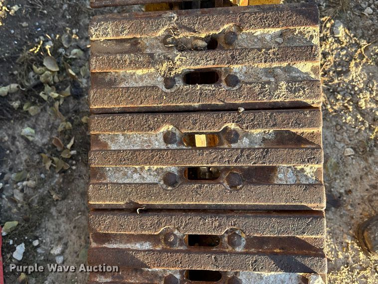 image for item DK0151 1986 Gomaco Commander II GT6200 slip form paver