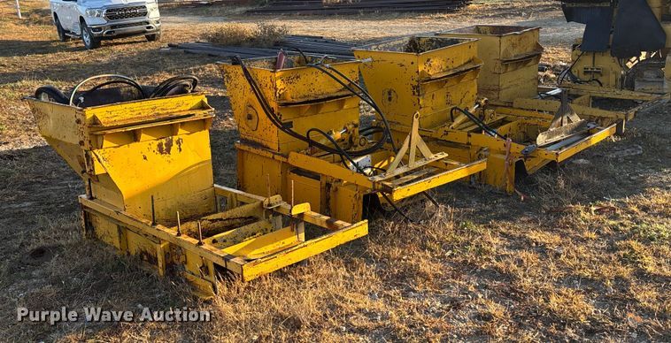 image for item DK0151 1986 Gomaco Commander II GT6200 slip form paver