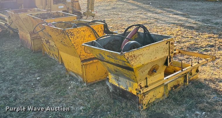 image for item DK0151 1986 Gomaco Commander II GT6200 slip form paver