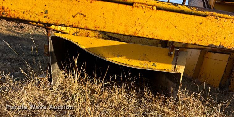 image for item DK0151 1986 Gomaco Commander II GT6200 slip form paver