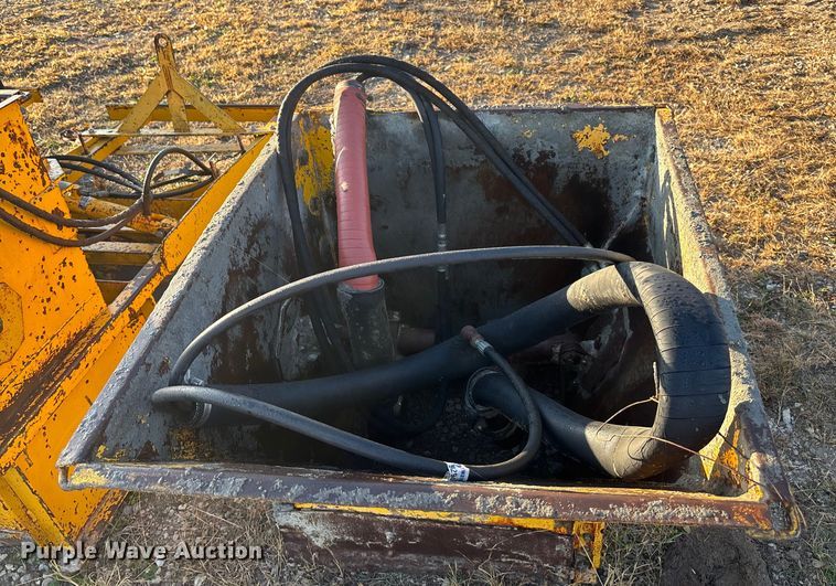 image for item DK0151 1986 Gomaco Commander II GT6200 slip form paver