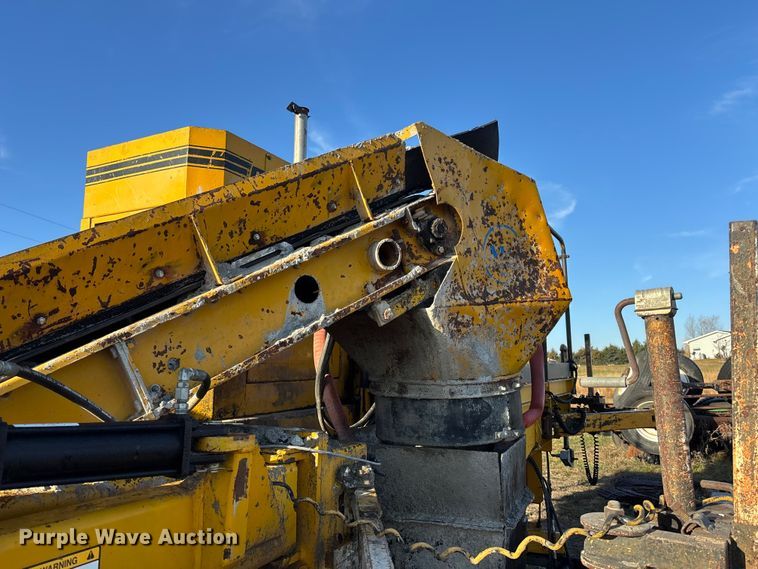 image for item DK0152 1988 Gomaco GT3300 slip form paver