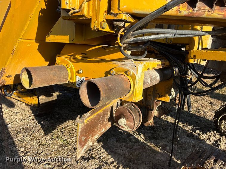 image for item DK0152 1988 Gomaco GT3300 slip form paver