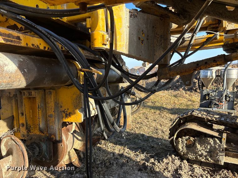 image for item DK0152 1988 Gomaco GT3300 slip form paver