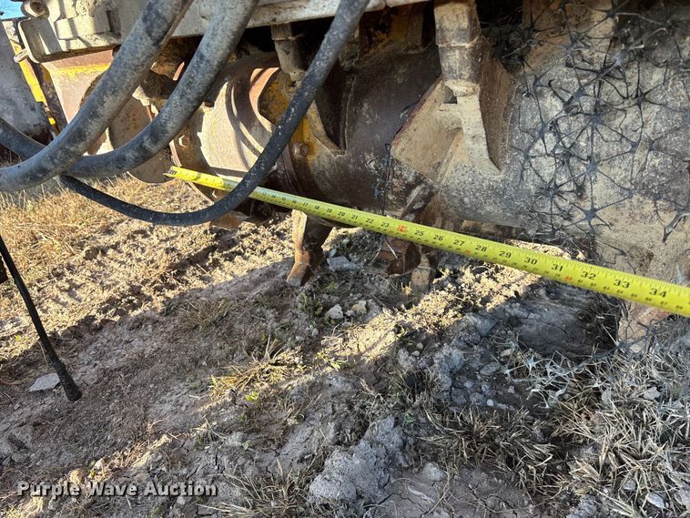 image for item DK0152 1988 Gomaco GT3300 slip form paver