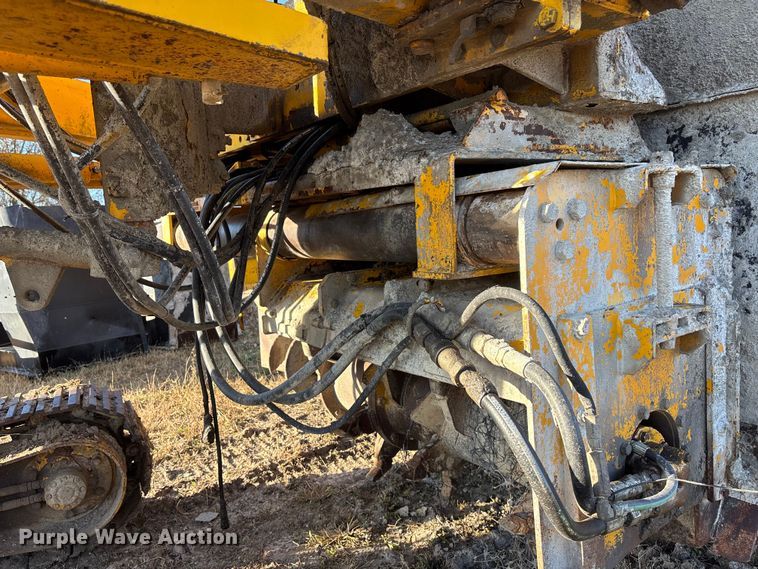 image for item DK0152 1988 Gomaco GT3300 slip form paver