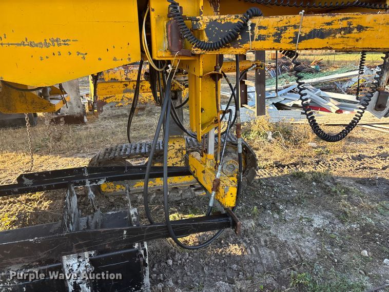 image for item DK0152 1988 Gomaco GT3300 slip form paver