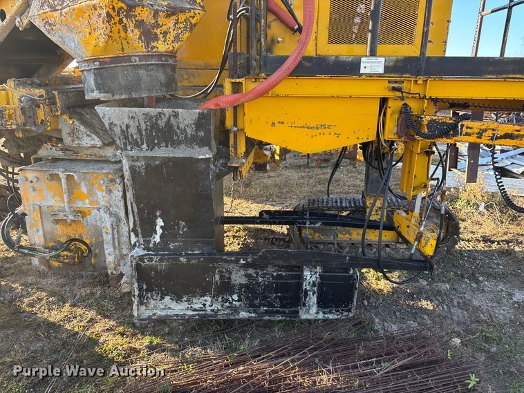 image for item DK0152 1988 Gomaco GT3300 slip form paver