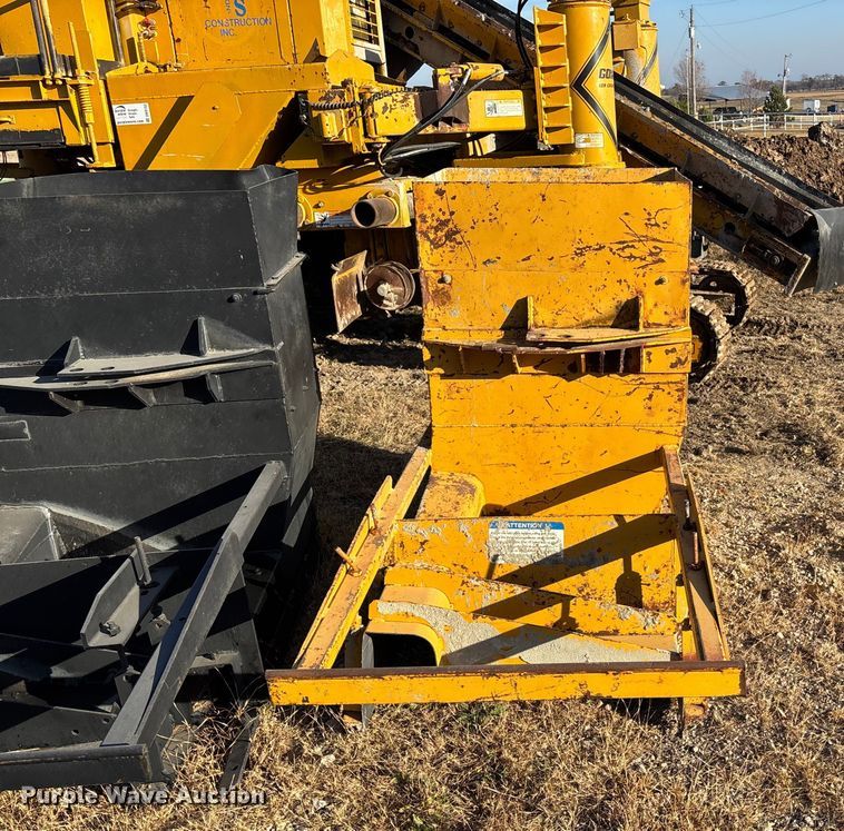 image for item DK0152 1988 Gomaco GT3300 slip form paver