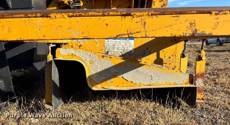 image for item DK0152 1988 Gomaco GT3300 slip form paver