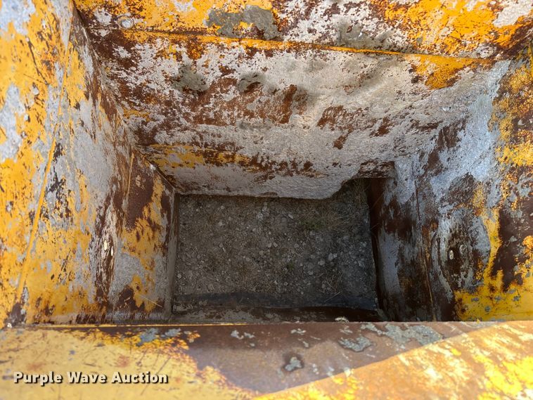 image for item DK0152 1988 Gomaco GT3300 slip form paver