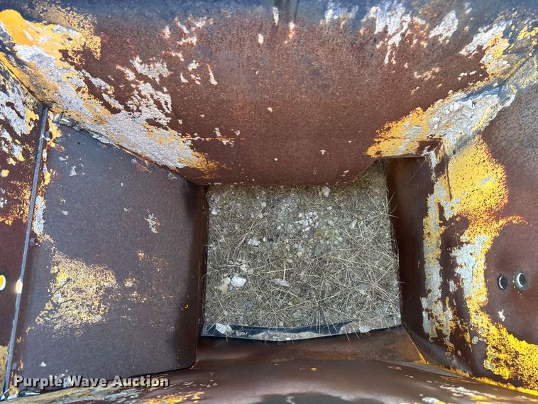 image for item DK0152 1988 Gomaco GT3300 slip form paver