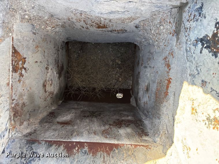 image for item DK0152 1988 Gomaco GT3300 slip form paver