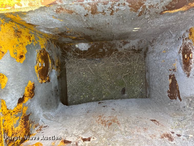 image for item DK0152 1988 Gomaco GT3300 slip form paver