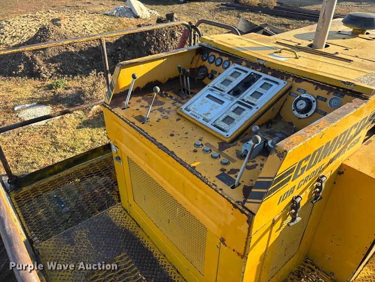 image for item DK0152 1988 Gomaco GT3300 slip form paver