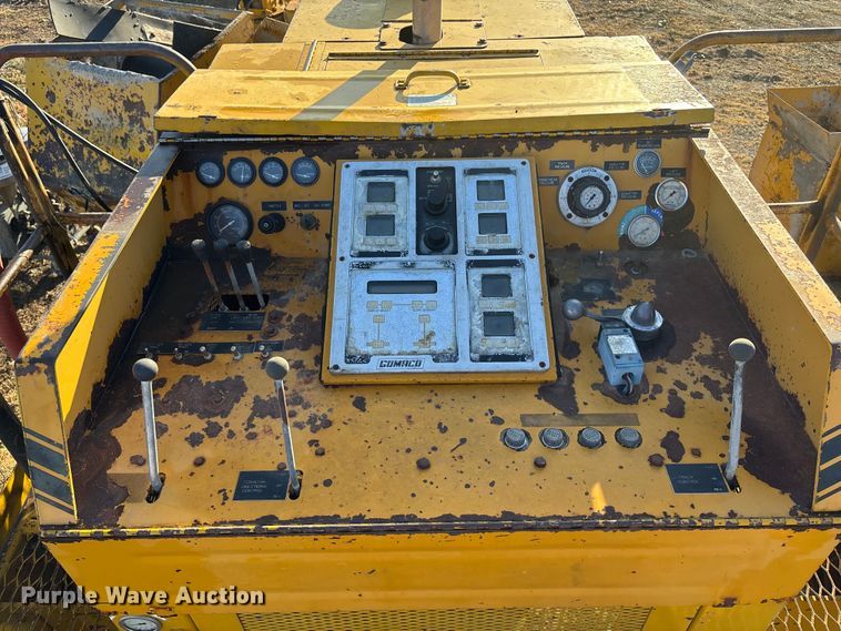 image for item DK0152 1988 Gomaco GT3300 slip form paver