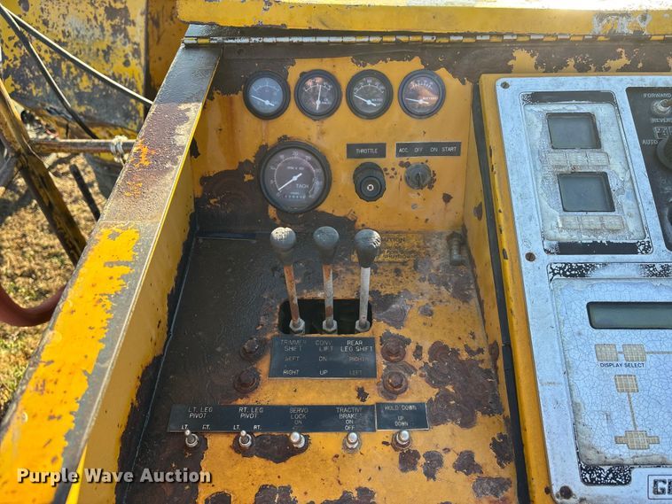 image for item DK0152 1988 Gomaco GT3300 slip form paver