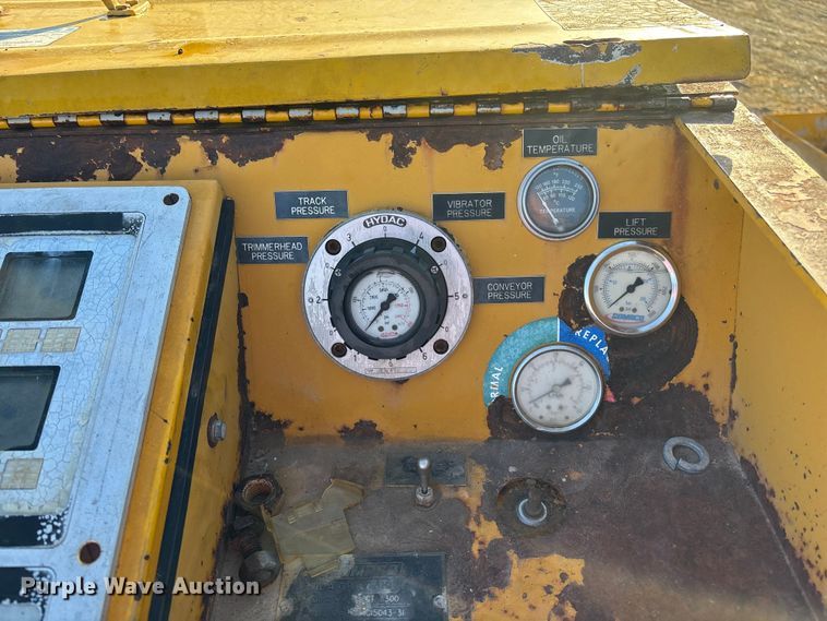 image for item DK0152 1988 Gomaco GT3300 slip form paver