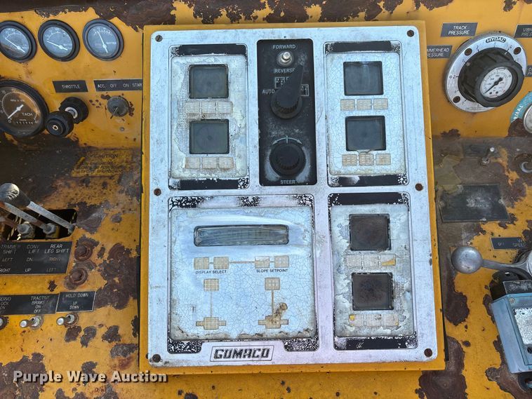 image for item DK0152 1988 Gomaco GT3300 slip form paver