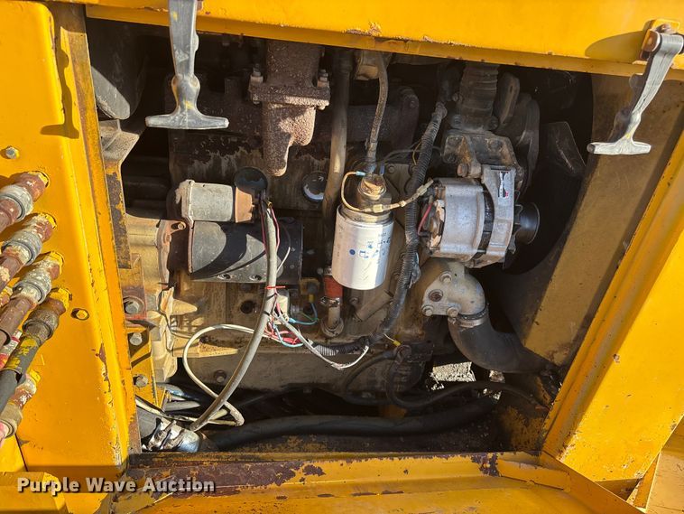 image for item DK0152 1988 Gomaco GT3300 slip form paver