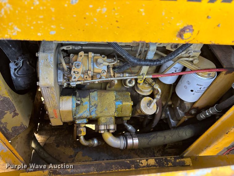 image for item DK0152 1988 Gomaco GT3300 slip form paver