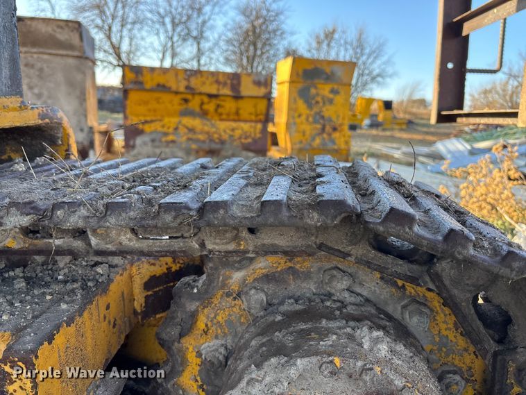 image for item DK0152 1988 Gomaco GT3300 slip form paver